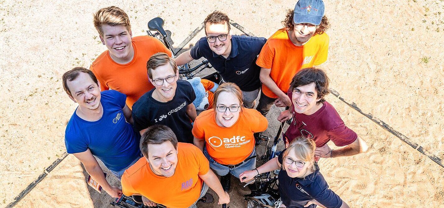 Die ADFC-Arbeitsgruppe Junge Menschen. Die ADFC-Arbeitsgruppe Junge Menschen.